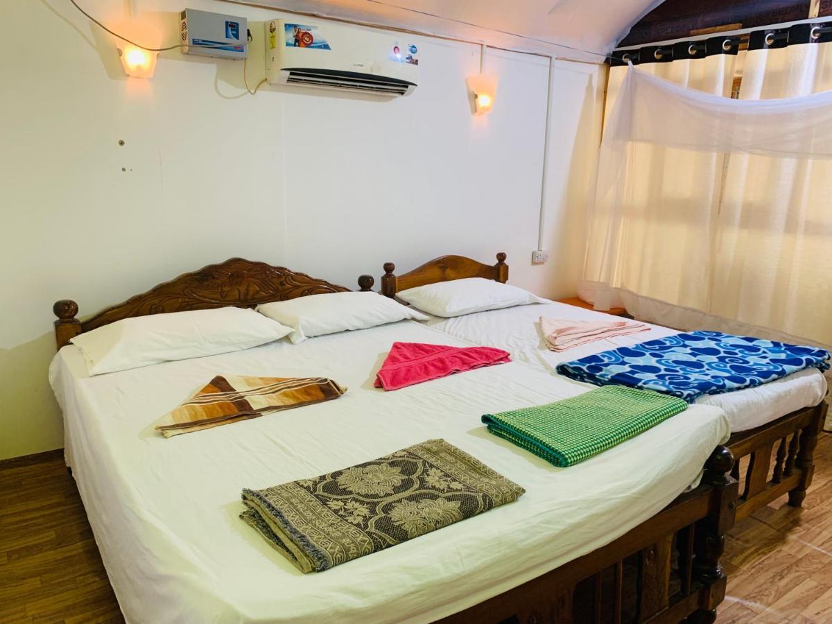 Lacto Cressida Huts Hotel